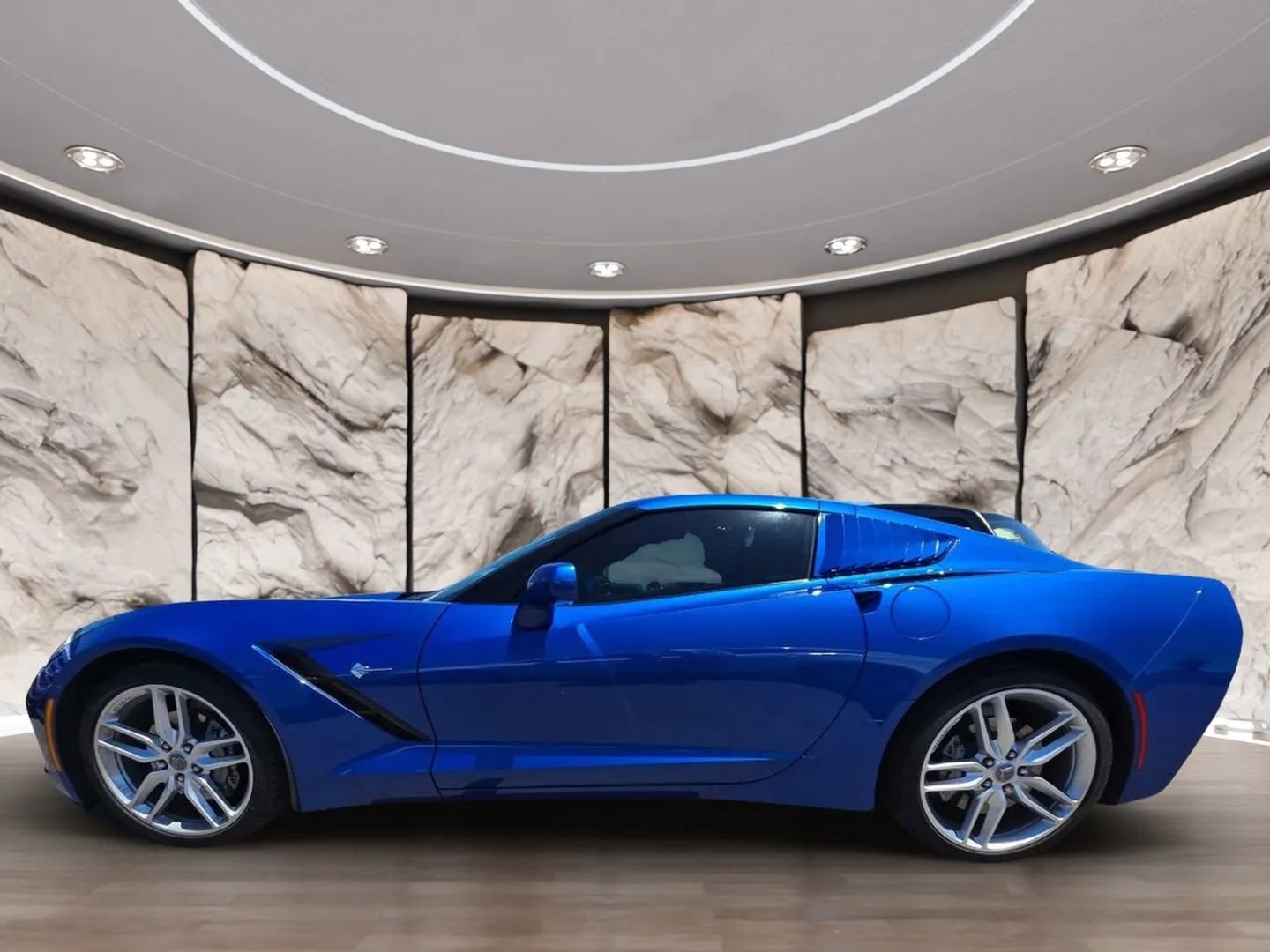 Used 2019 Chevrolet Corvette Stingray Coupe w/ 1LT image 5