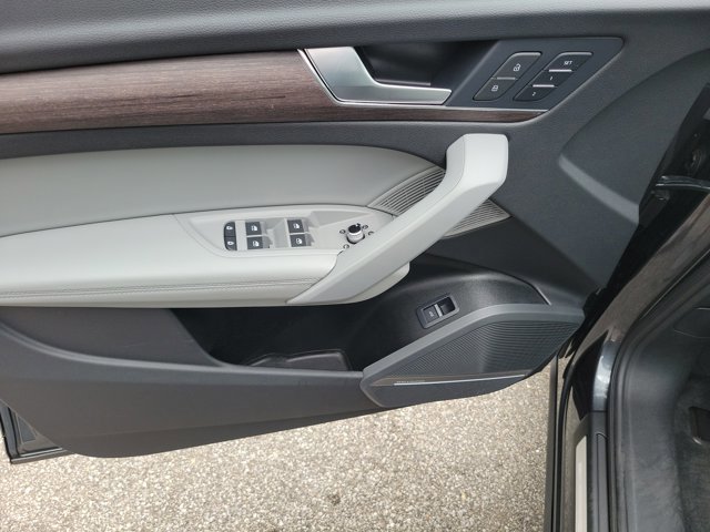 Used 2023 Audi Q5 2.0T Premium Plus AWD/4WD image 19