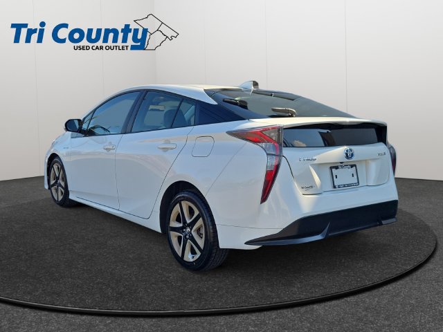 Used 2016 Toyota Prius Four Touring FWD image 5