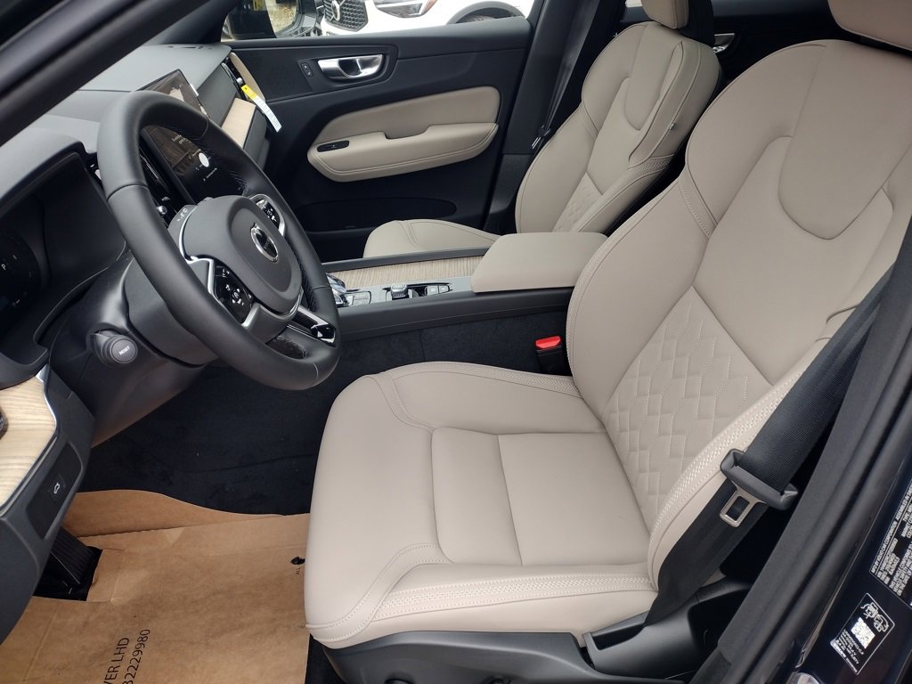 New 2026 Volvo XC60 B5 Plus w/ Protection Package Premier image 12