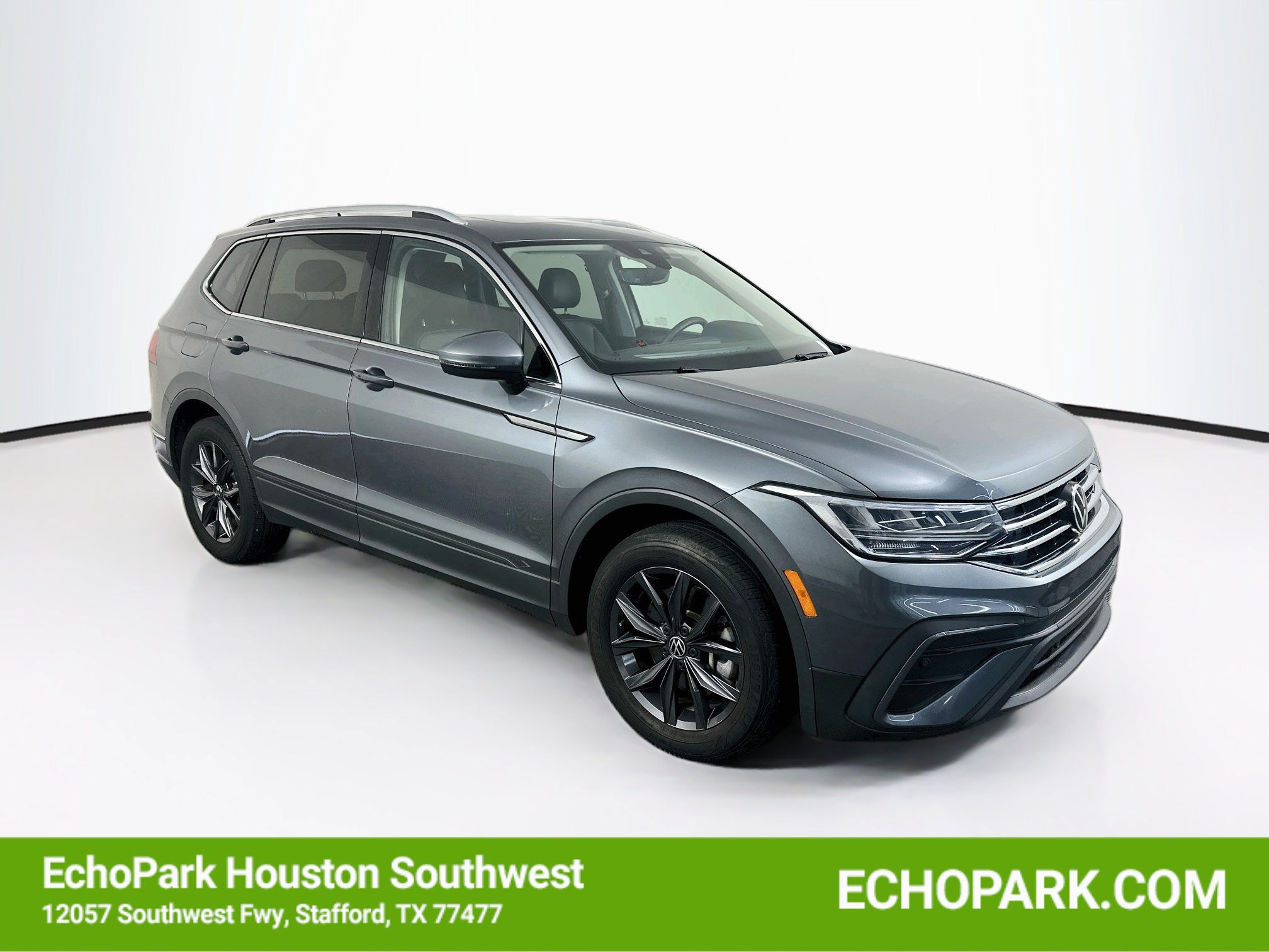 Used 2023 Volkswagen Tiguan SE w/ Panoramic Sunroof Package