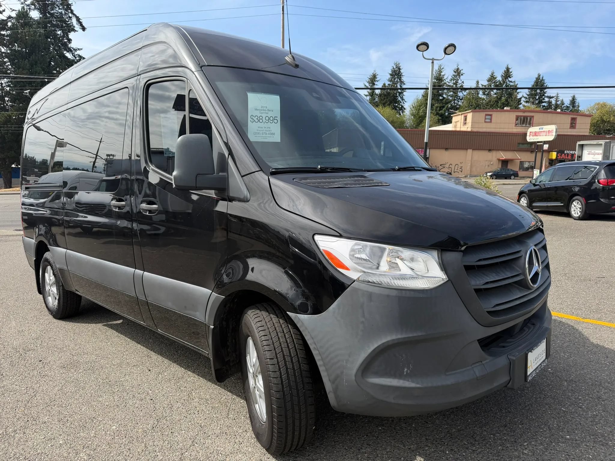 Used 2019 Mercedes-Benz Sprinter 2500 w/ Premium Package image 3