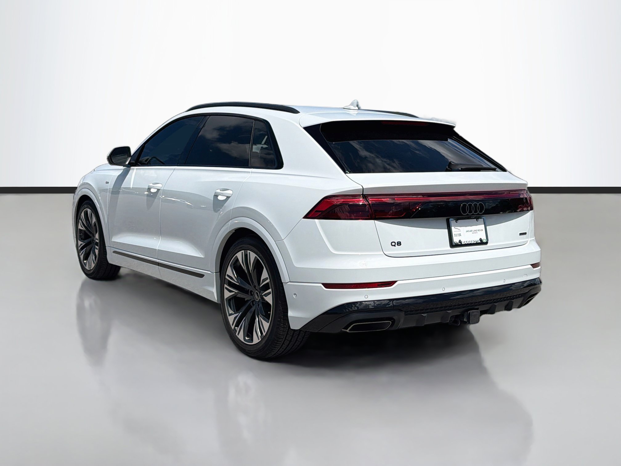 Used 2026 Audi Q8 Premium Plus AWD/4WD image 3