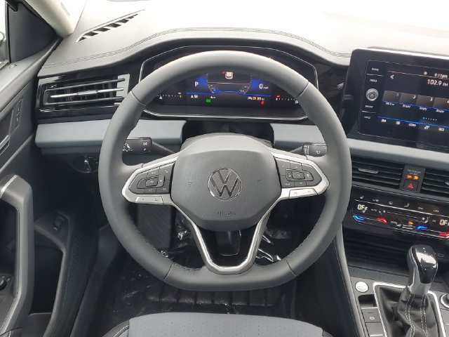 New 2026 Volkswagen Jetta SE FWD image 25