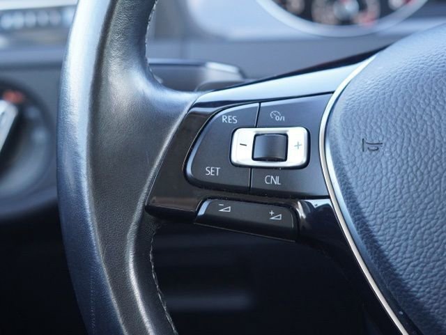 Used 2018 Volkswagen Golf S image 23