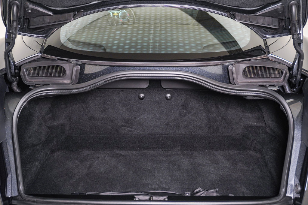 Used 2024 Aston Martin DB12 Coupe RWD image 33