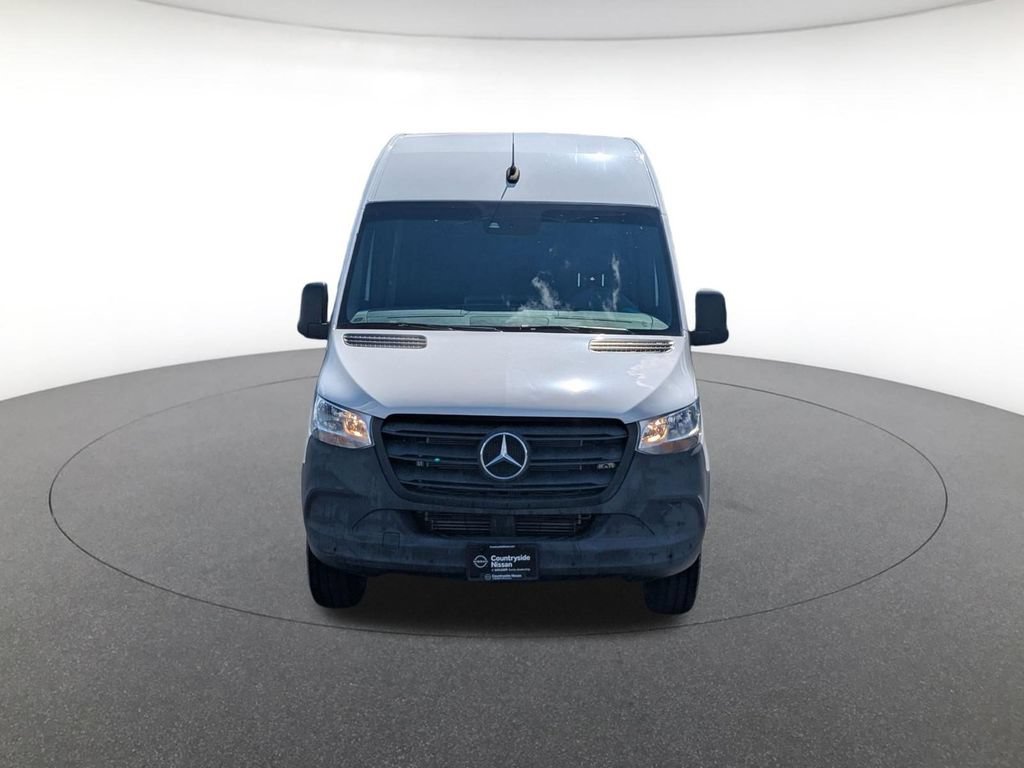 Used 2021 Mercedes-Benz Sprinter 2500 image 2