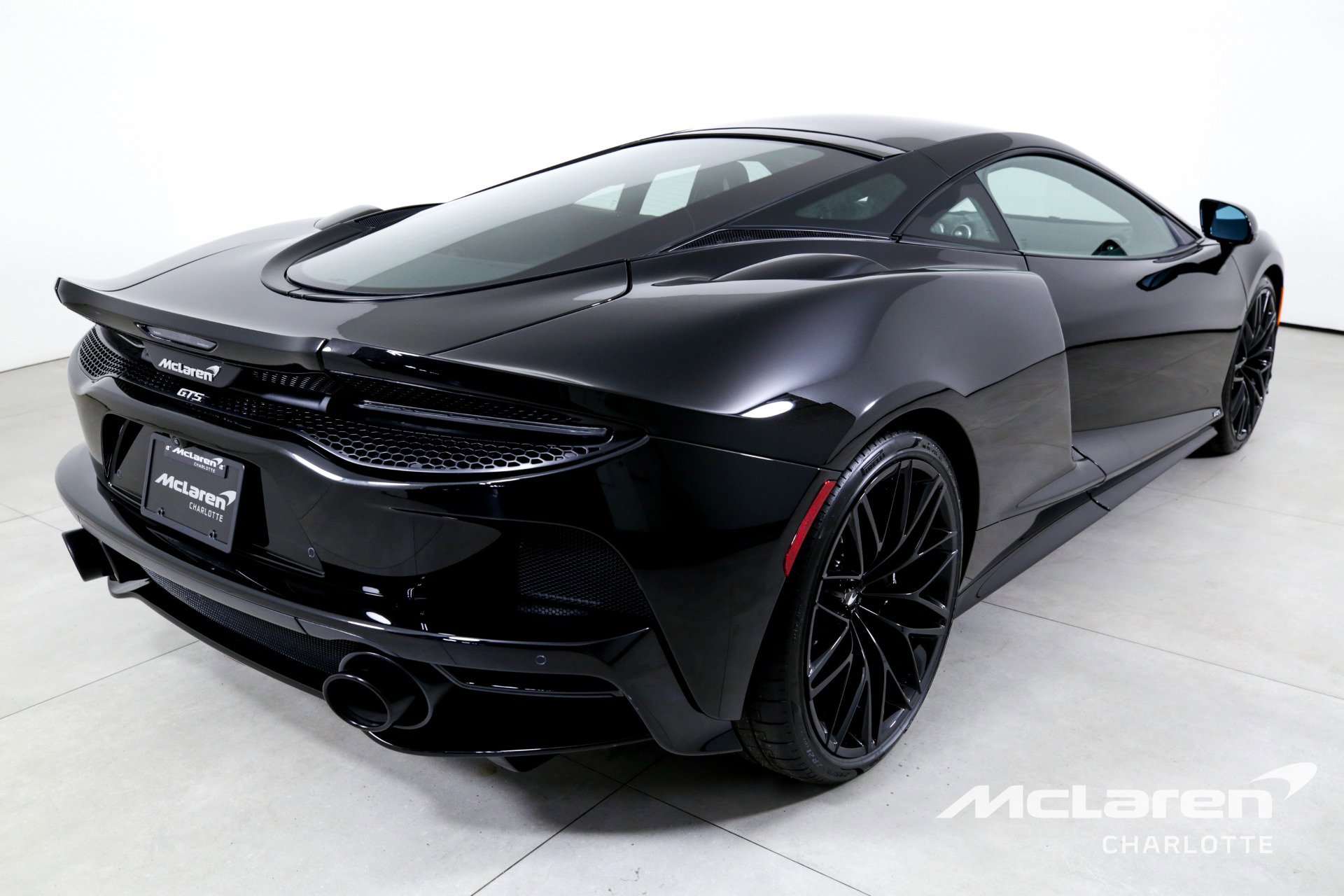 Used 2025 McLaren GTS RWD image 9