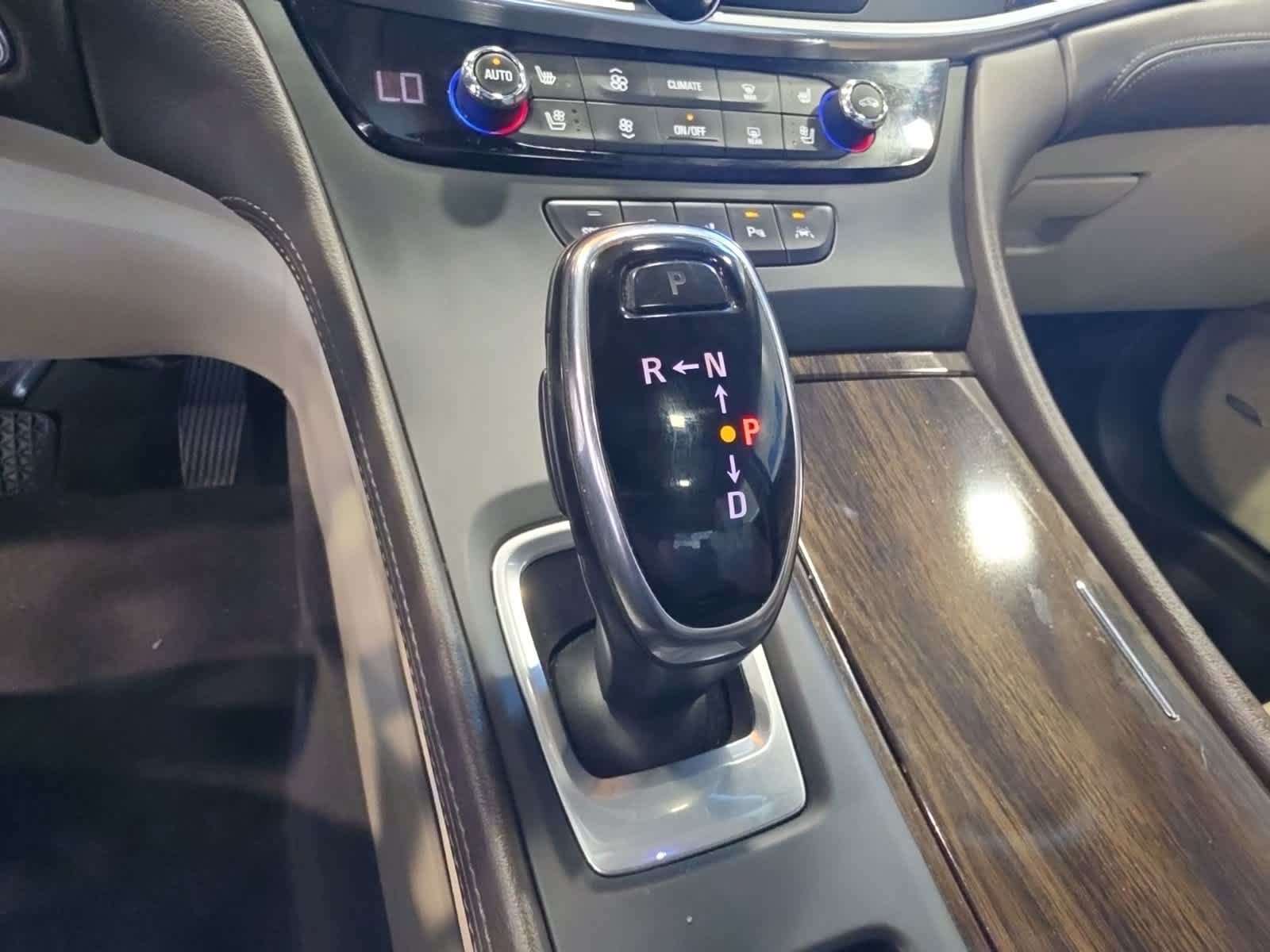 Used 2018 Buick LaCrosse Premium w/ Driver Confidence Package #2 FWD image 27