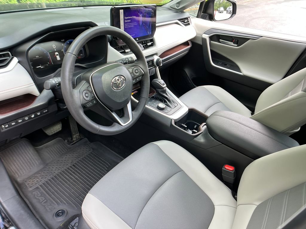 Certified 2025 Toyota RAV4 Limited w/ Advanced Technology Package AWD/4WD image 10