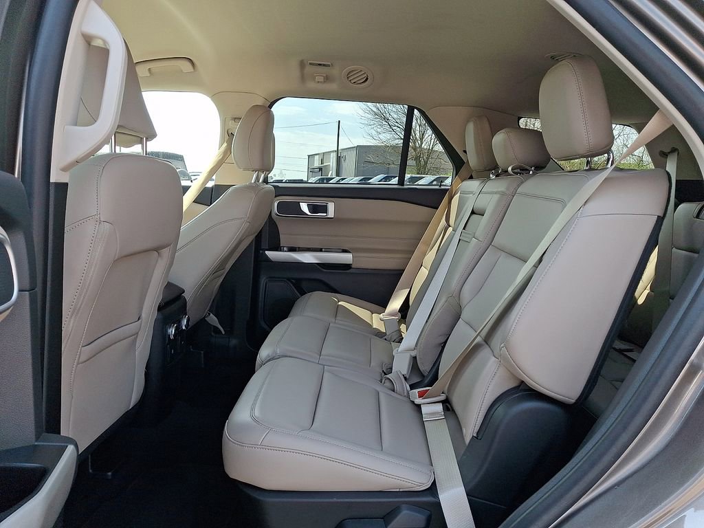 Used 2021 Ford Explorer XLT w/ Equipment Group 202A image 10