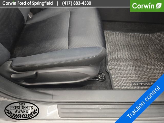 Used 2016 Nissan Altima 2.5 SR FWD image 10