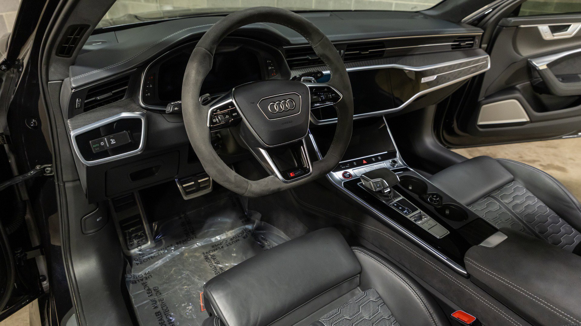 Used 2024 Audi RS 6 performance image 34