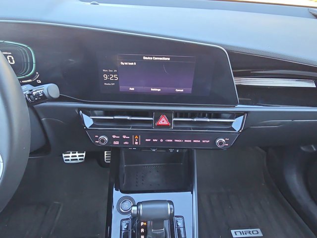 Used 2023 Kia Niro EX Touring image 15