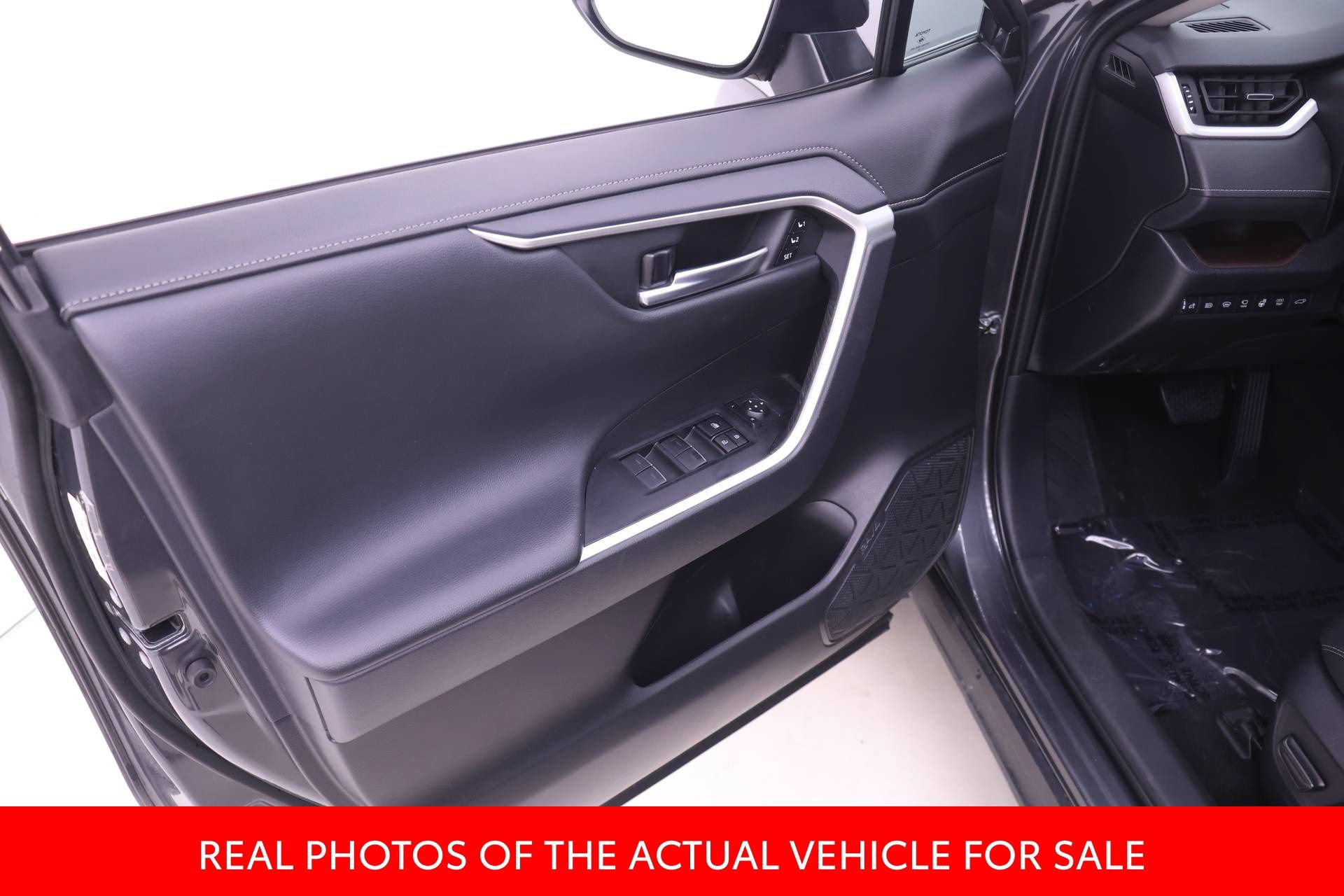 Certified 2024 Toyota RAV4 Limited w/ Advanced Technology Package AWD/4WD image 9