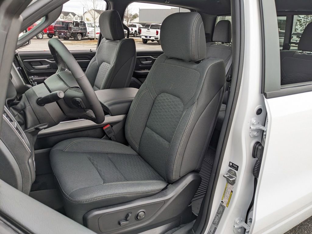 New 2026 RAM 1500 4x4 Crew Cab image 36