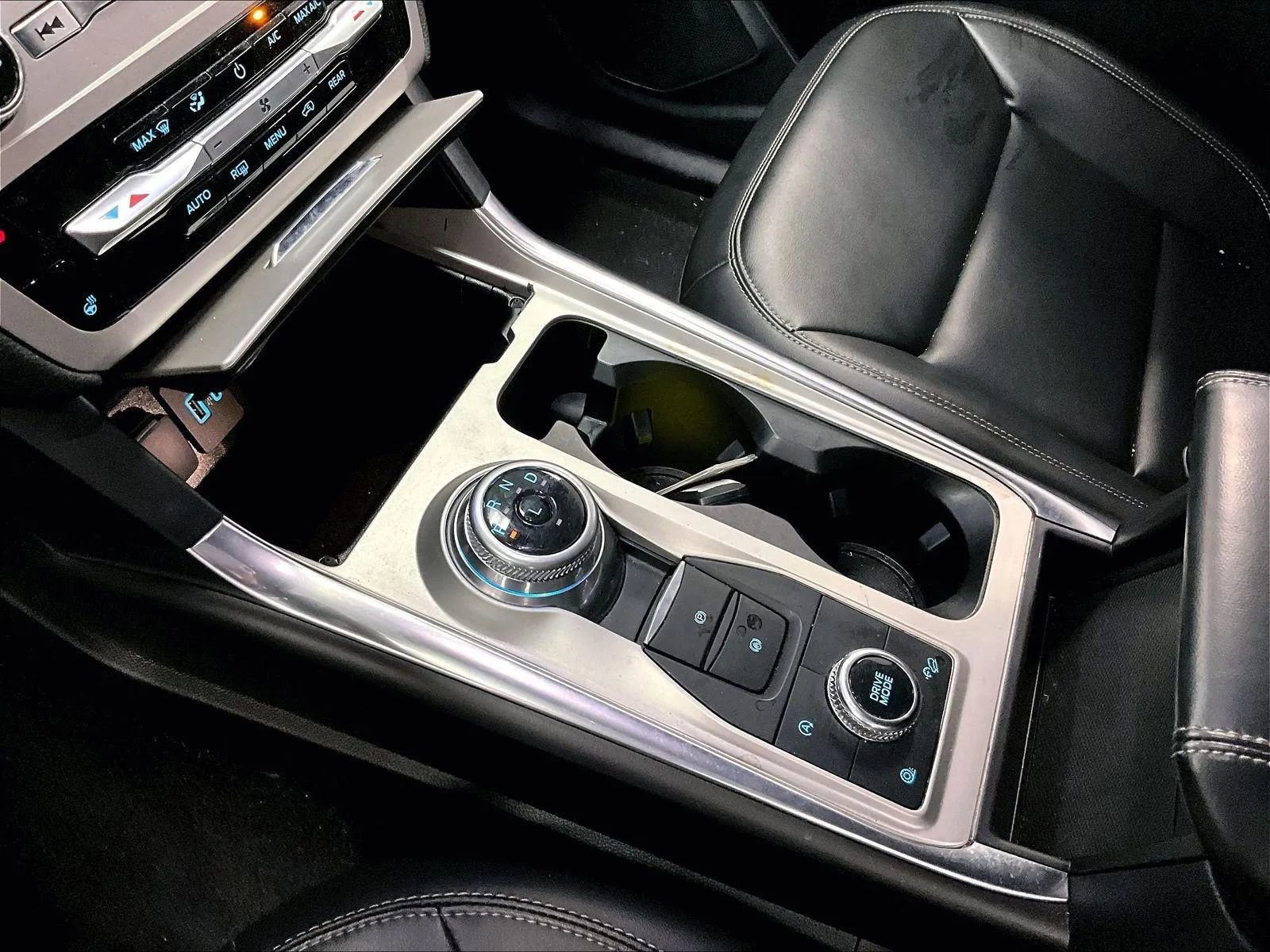 Certified 2024 Ford Explorer XLT w/ Equipment Group 202A image 16