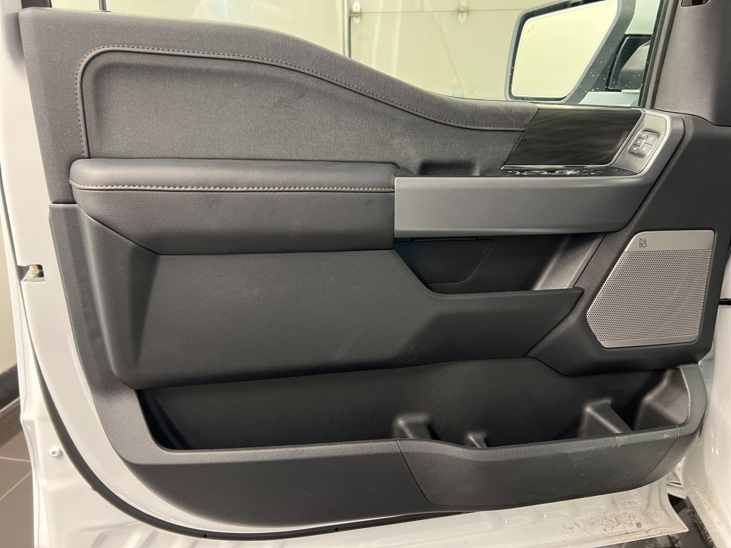 New 2025 Ford F150 Lightning Lariat image 30