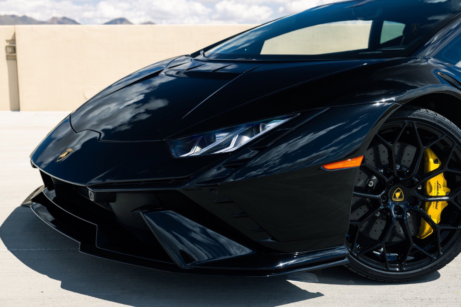 Used 2024 Lamborghini Huracan Tecnica image 9
