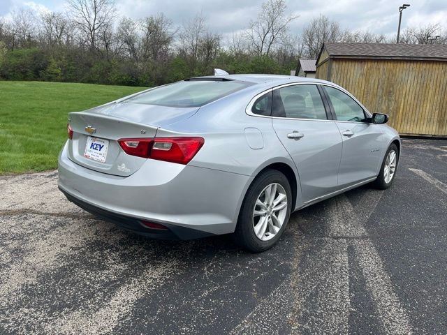 Used 2017 Chevrolet Malibu LT image 3