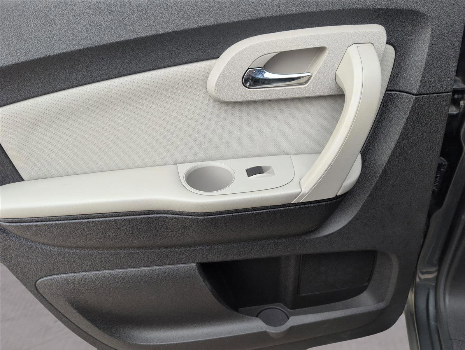 Used 2011 Chevrolet Traverse LTZ image 28