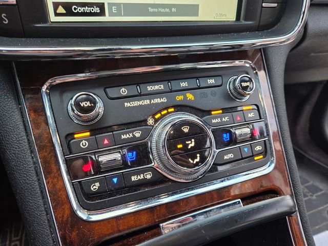 Used 2018 Lincoln Continental Select w/ Continental Climate Package image 13