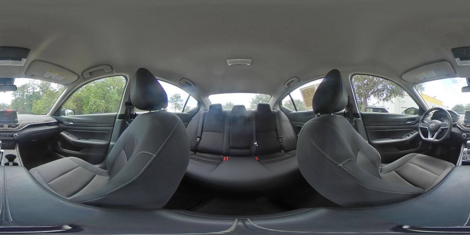 Used 2025 Nissan Altima 2.5 SV FWD image 42
