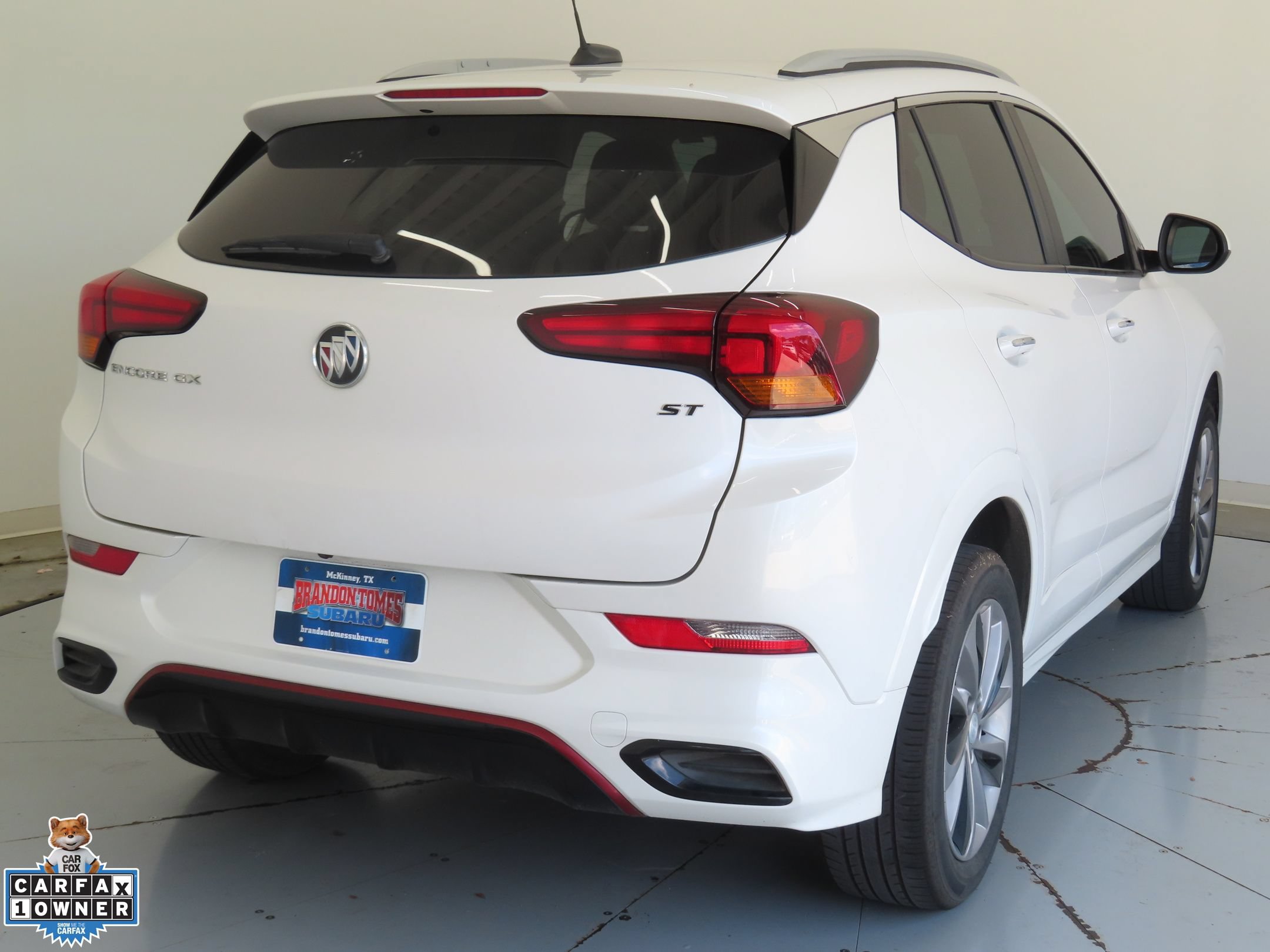 Used 2023 Buick Encore GX Select w/ Sport Touring Package FWD image 3