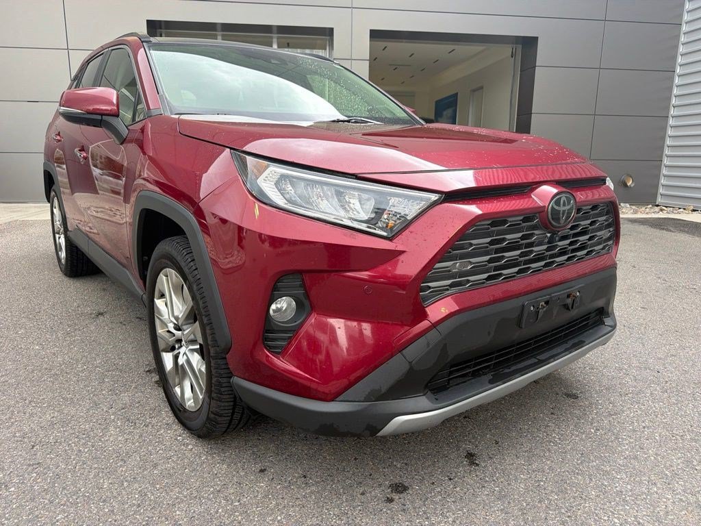 Used 2021 Toyota RAV4 Limited AWD/4WD image 3
