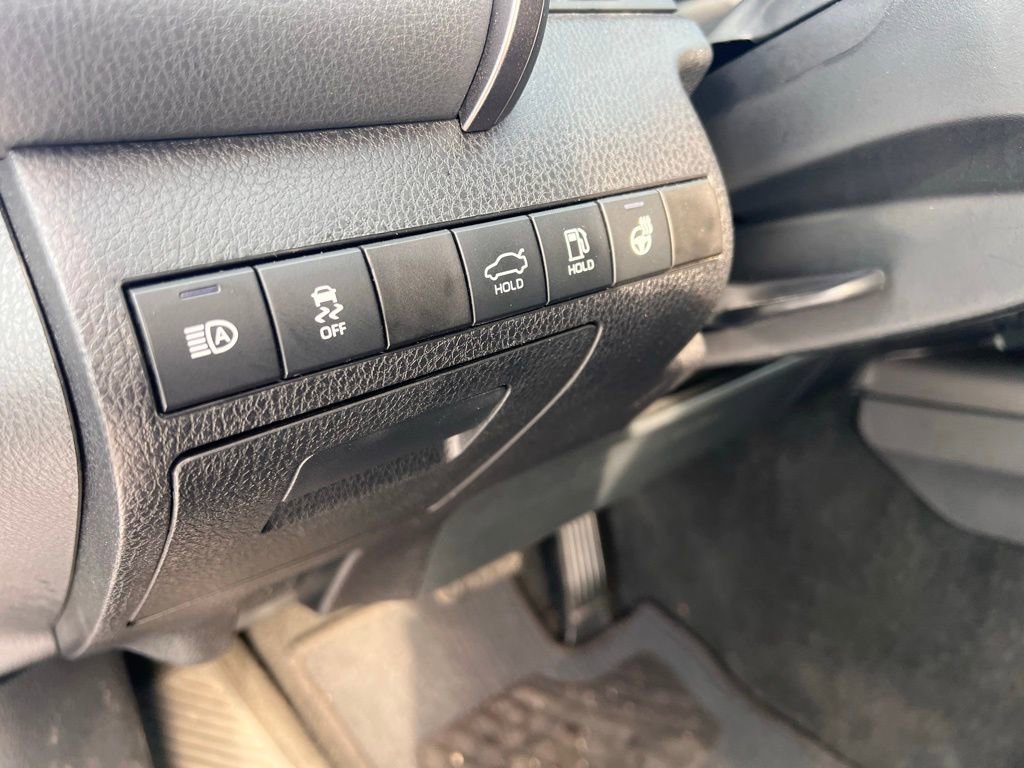 Used 2024 Toyota Camry SE w/ Cold Weather Package image 12