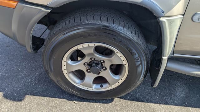 Used 2004 Nissan Xterra SE w/ (Pro) Protection Pkg image 9