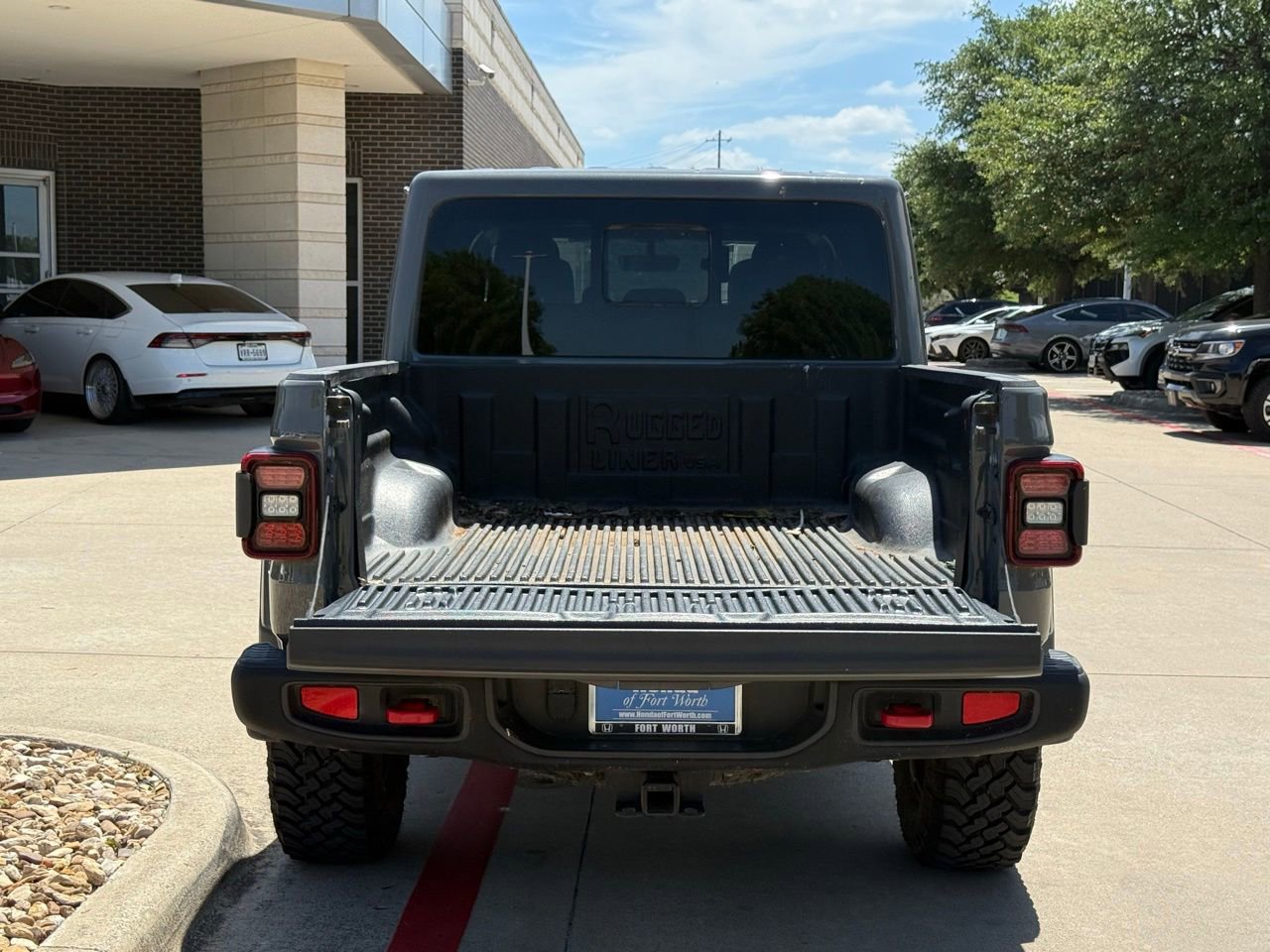 Used 2023 Jeep Gladiator Rubicon w/ LED Lighting Group AWD/4WD image 5
