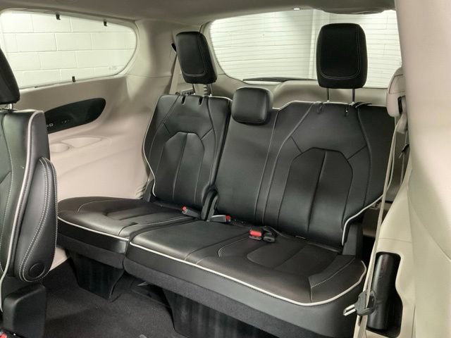 Used 2023 Chrysler Pacifica Limited w/ Uconnect Theater Family Group AWD/4WD image 14