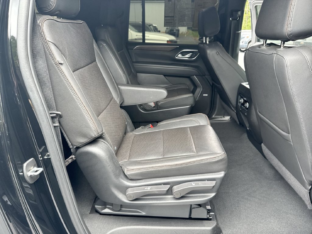 Used 2024 Chevrolet Suburban High Country AWD/4WD image 29
