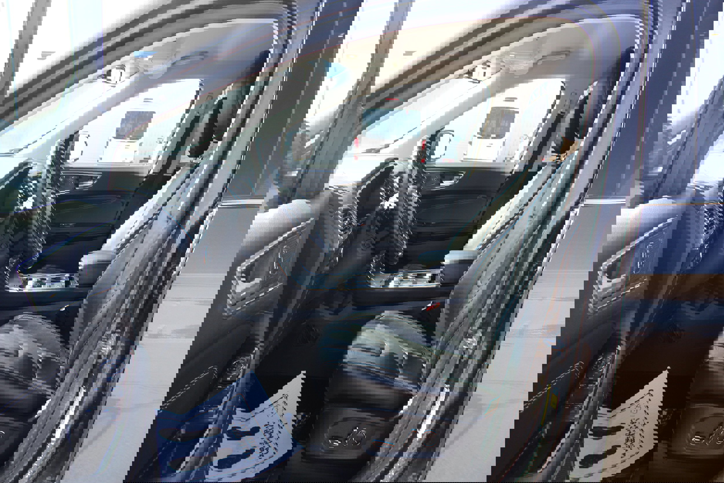 Used 2019 Ford Edge Titanium w/ Cold Weather Package image 13