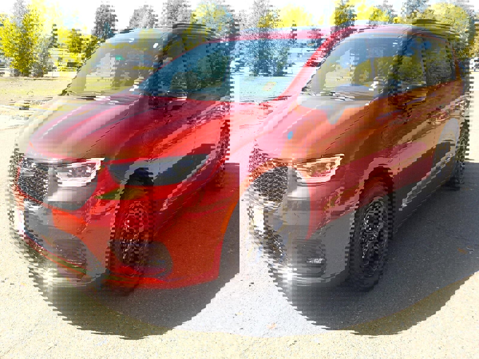 Used 2025 Chrysler Pacifica Premium image 1