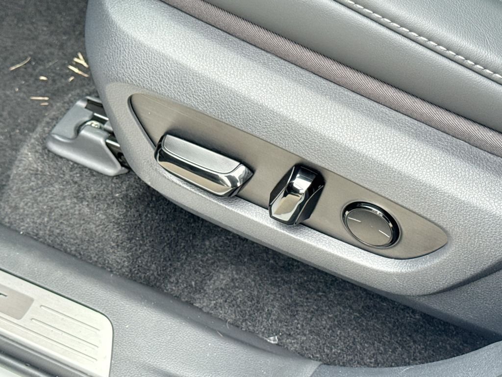 New 2026 Lexus TX 500h AWD w/ Technology Package image 15
