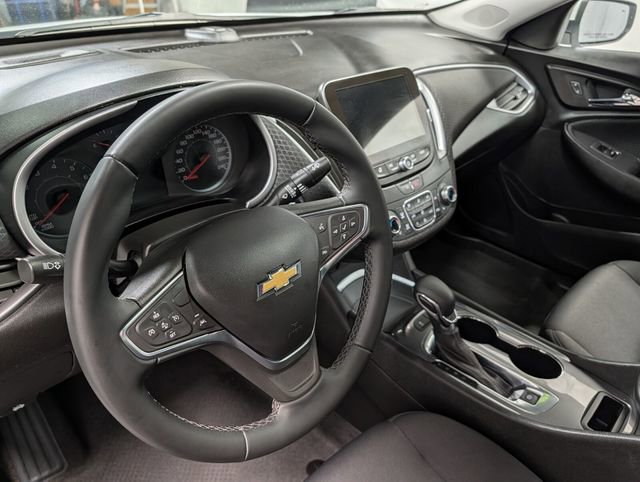 Used 2024 Chevrolet Malibu LT w/ Sport Edition FWD image 16