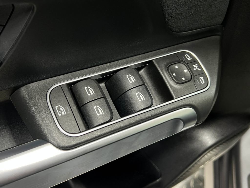 Used 2020 Mercedes-Benz GLB 250 4MATIC image 17