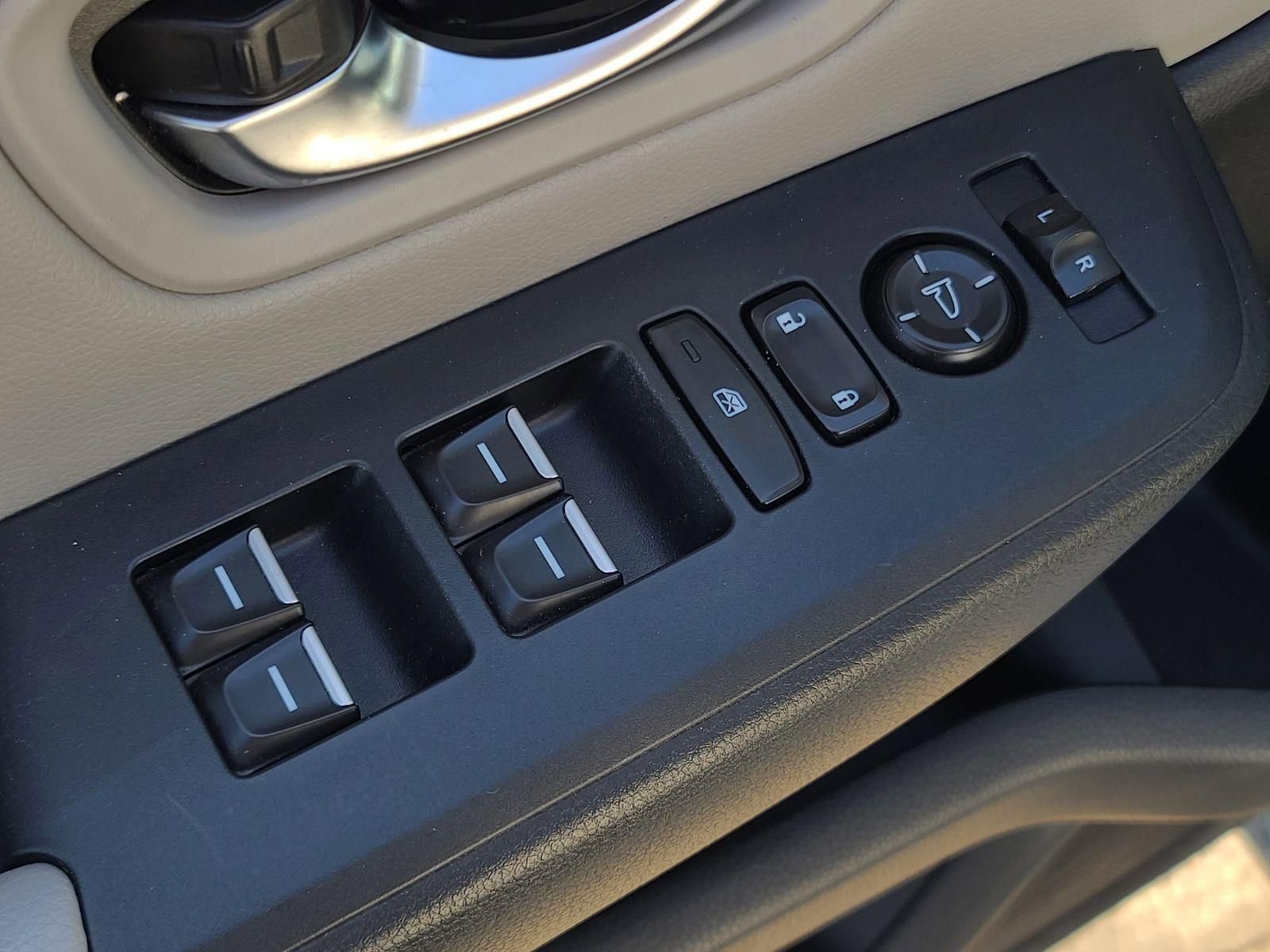 Used 2023 Honda Pilot EX-L image 12