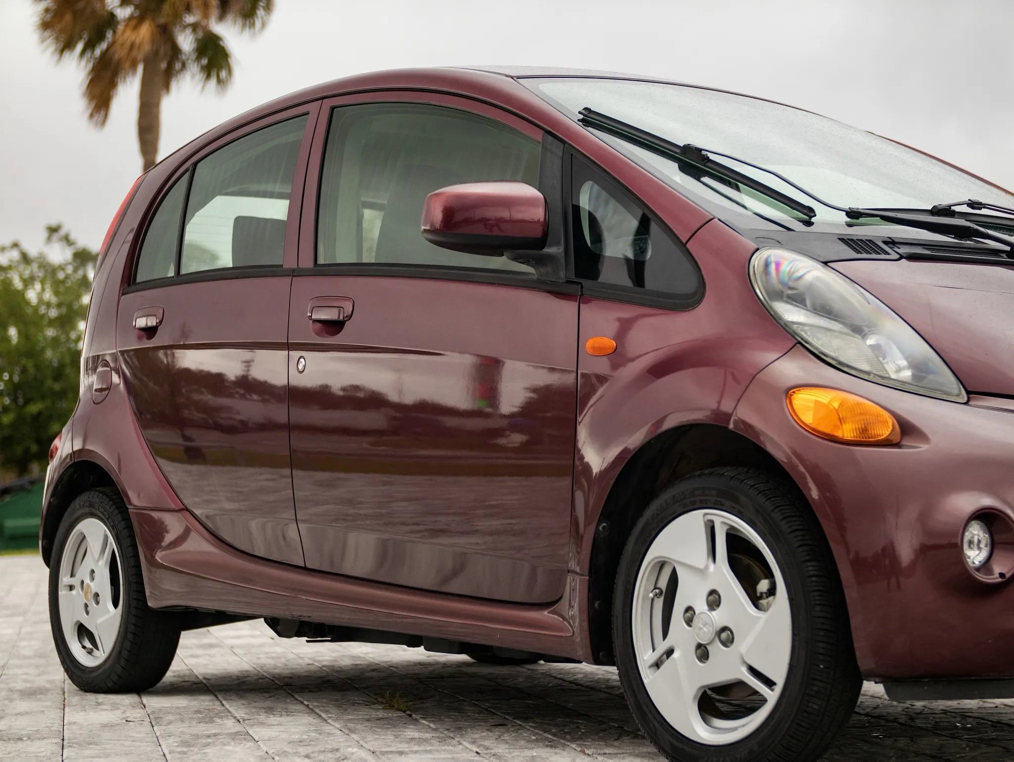 Used 2012 Mitsubishi i ES RWD image 3