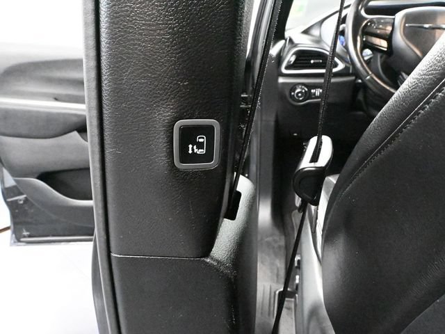 Used 2019 Chrysler Pacifica Touring-L Plus w/ Advanced Safetytec Group FWD image 36