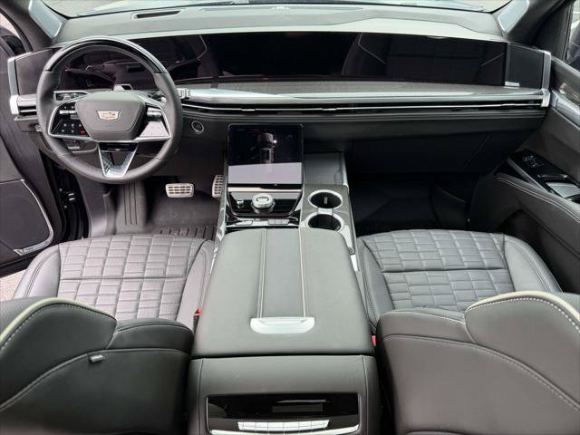 Used 2025 Cadillac Escalade ESV V AWD/4WD image 17