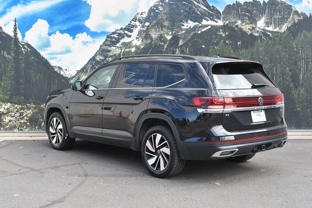 Used 2025 Volkswagen Atlas SE AWD/4WD image 9