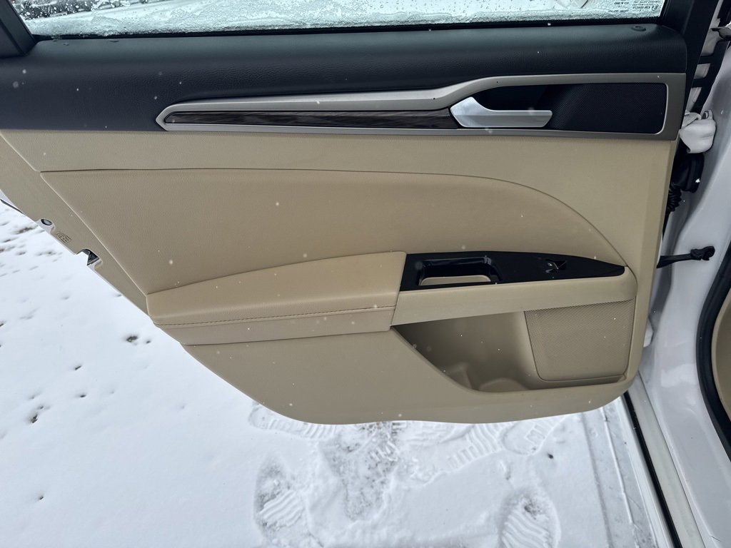 Used 2014 Ford Fusion SE w/ Equipment Group 202A image 20