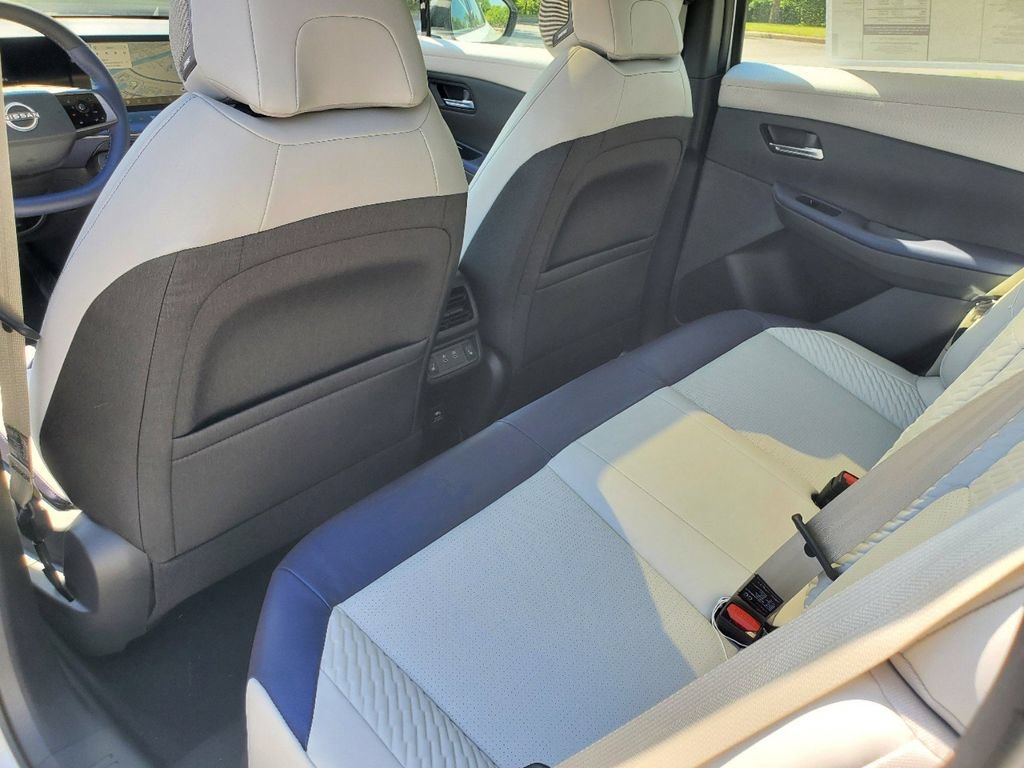 New 2026 Nissan Leaf Platinum+ w/ Cargo Package (Platinum+) FWD image 12