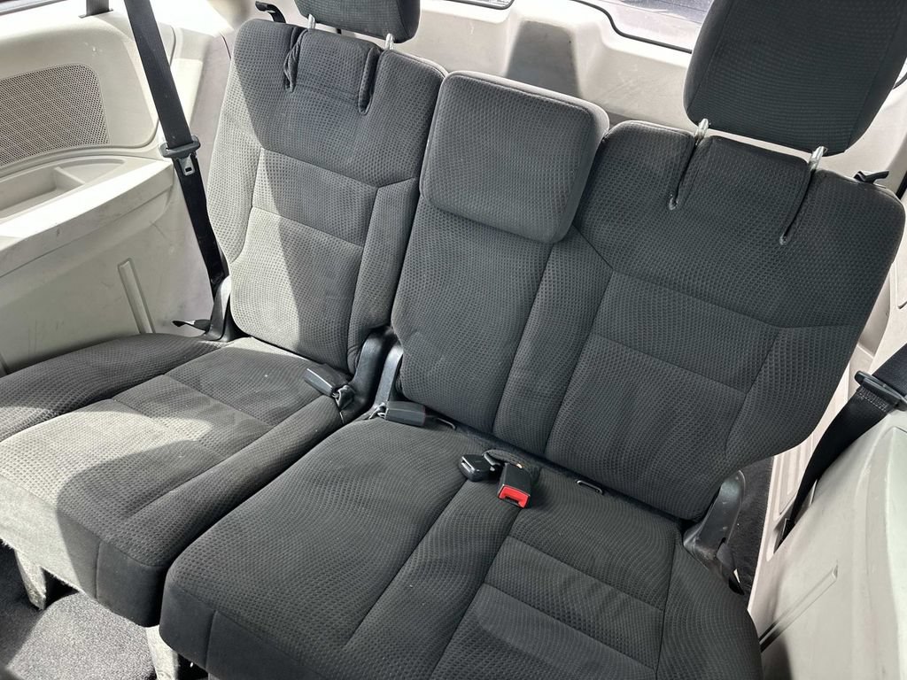 Used 2016 Dodge Grand Caravan American Value Package FWD image 13
