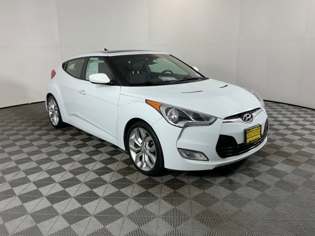 Used 2015 Hyundai Veloster w/ Option Group 02 FWD image 3
