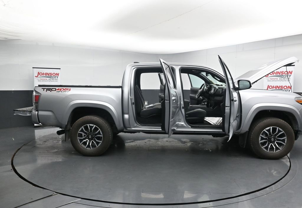 Used 2020 Toyota Tacoma TRD Sport w/ Technology Package image 39