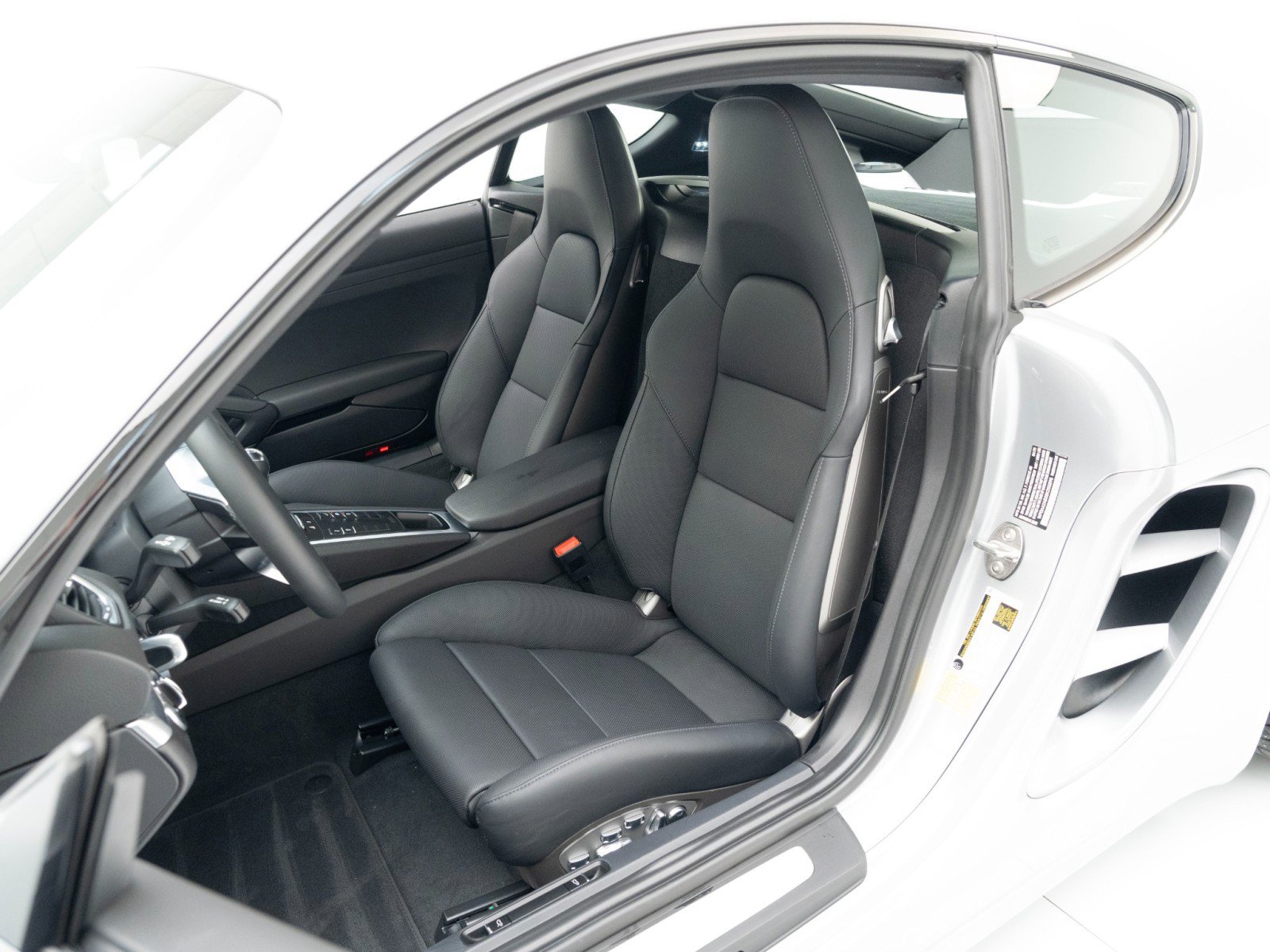 Certified 2025 Porsche 718 Cayman image 5